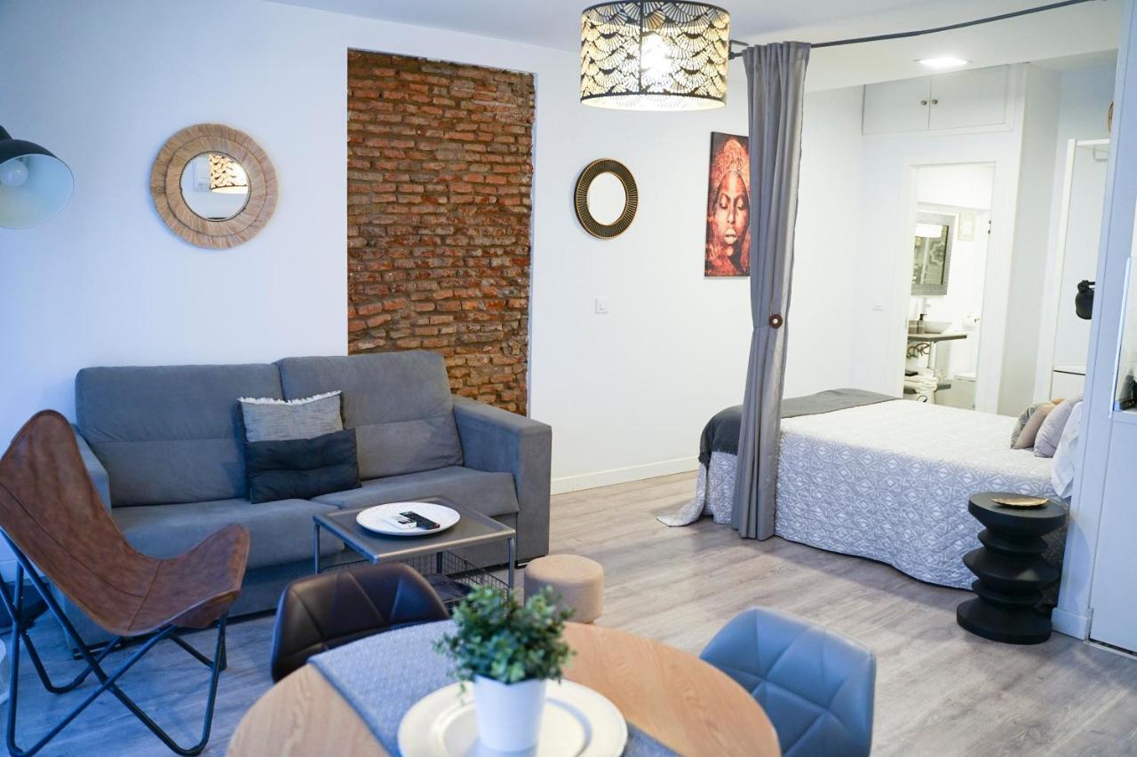 Apartamentos Suites Cariatide Plasencia Ngoại thất bức ảnh