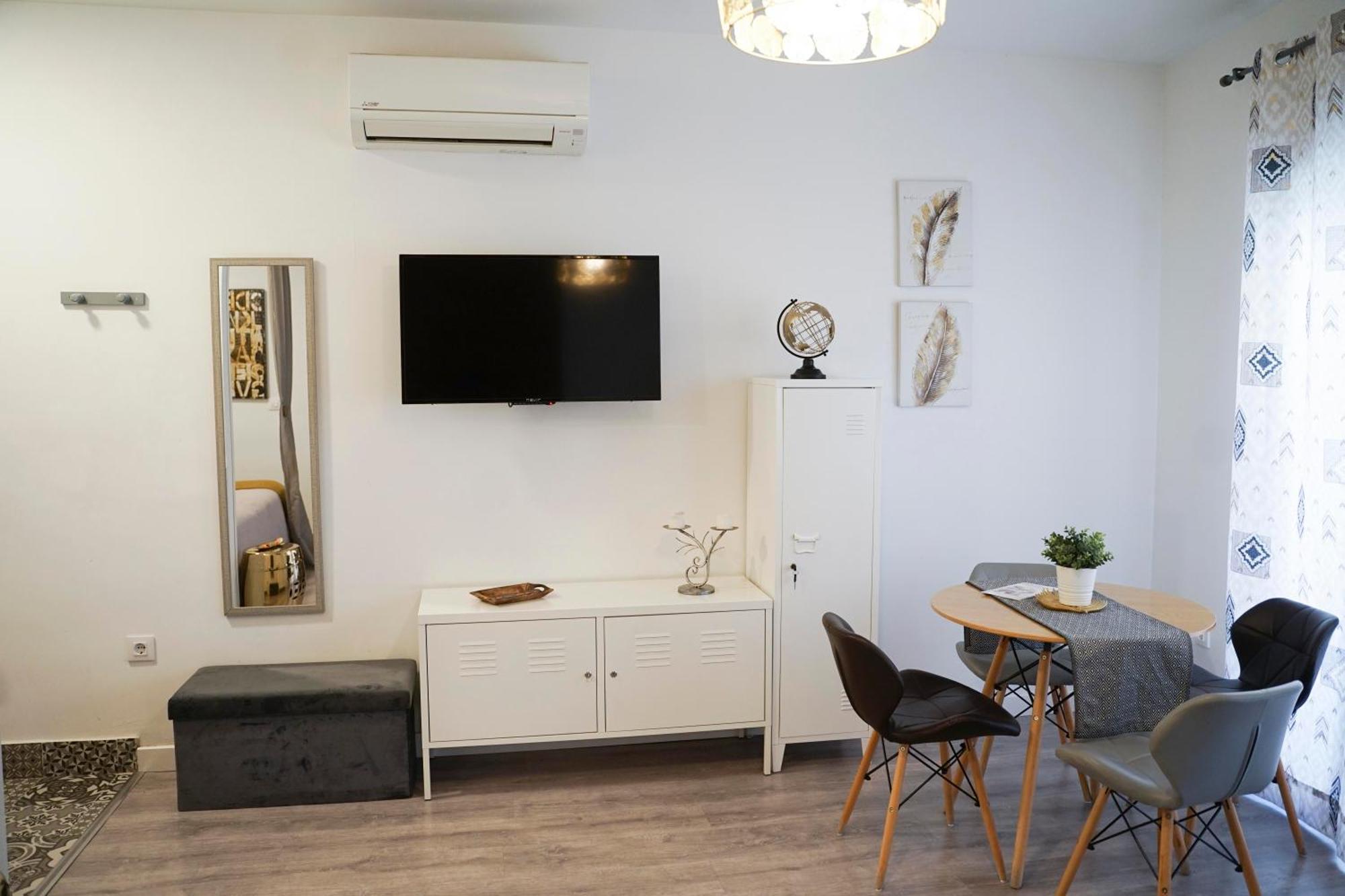 Apartamentos Suites Cariatide Plasencia Ngoại thất bức ảnh