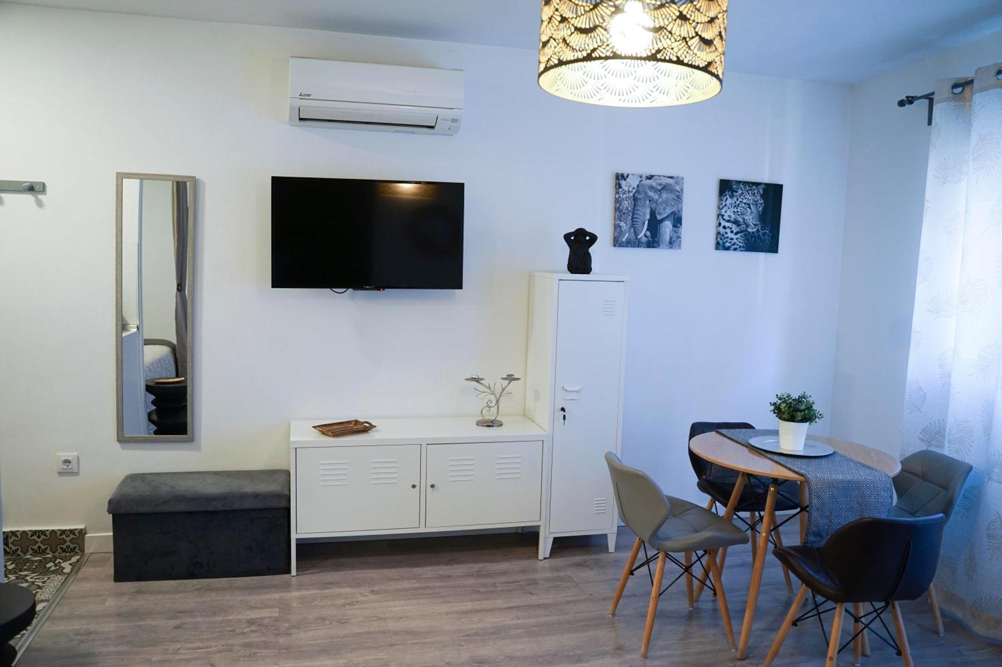 Apartamentos Suites Cariatide Plasencia Ngoại thất bức ảnh