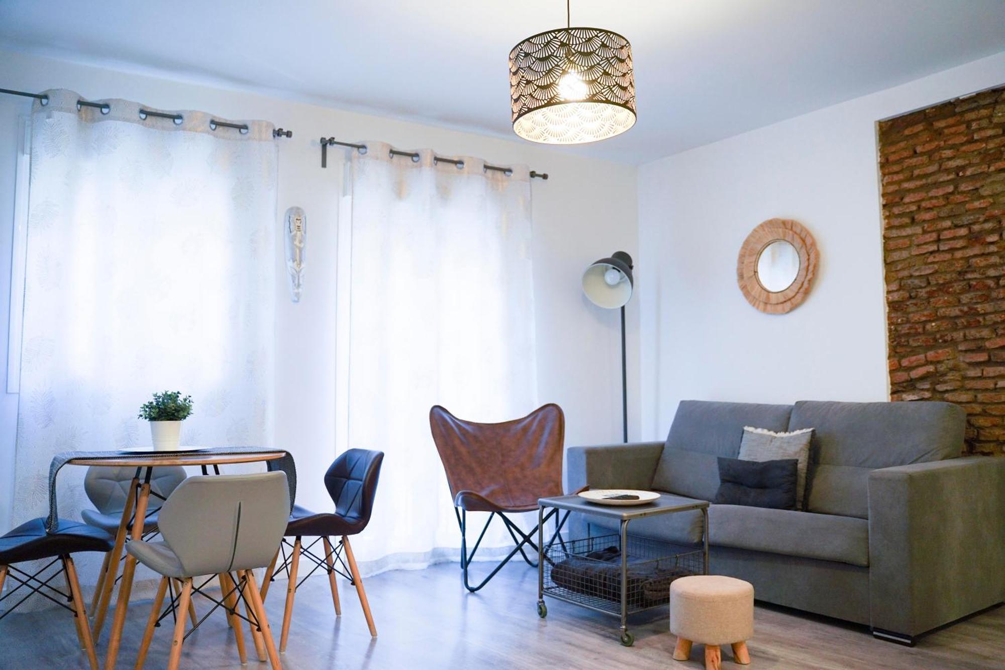 Apartamentos Suites Cariatide Plasencia Ngoại thất bức ảnh