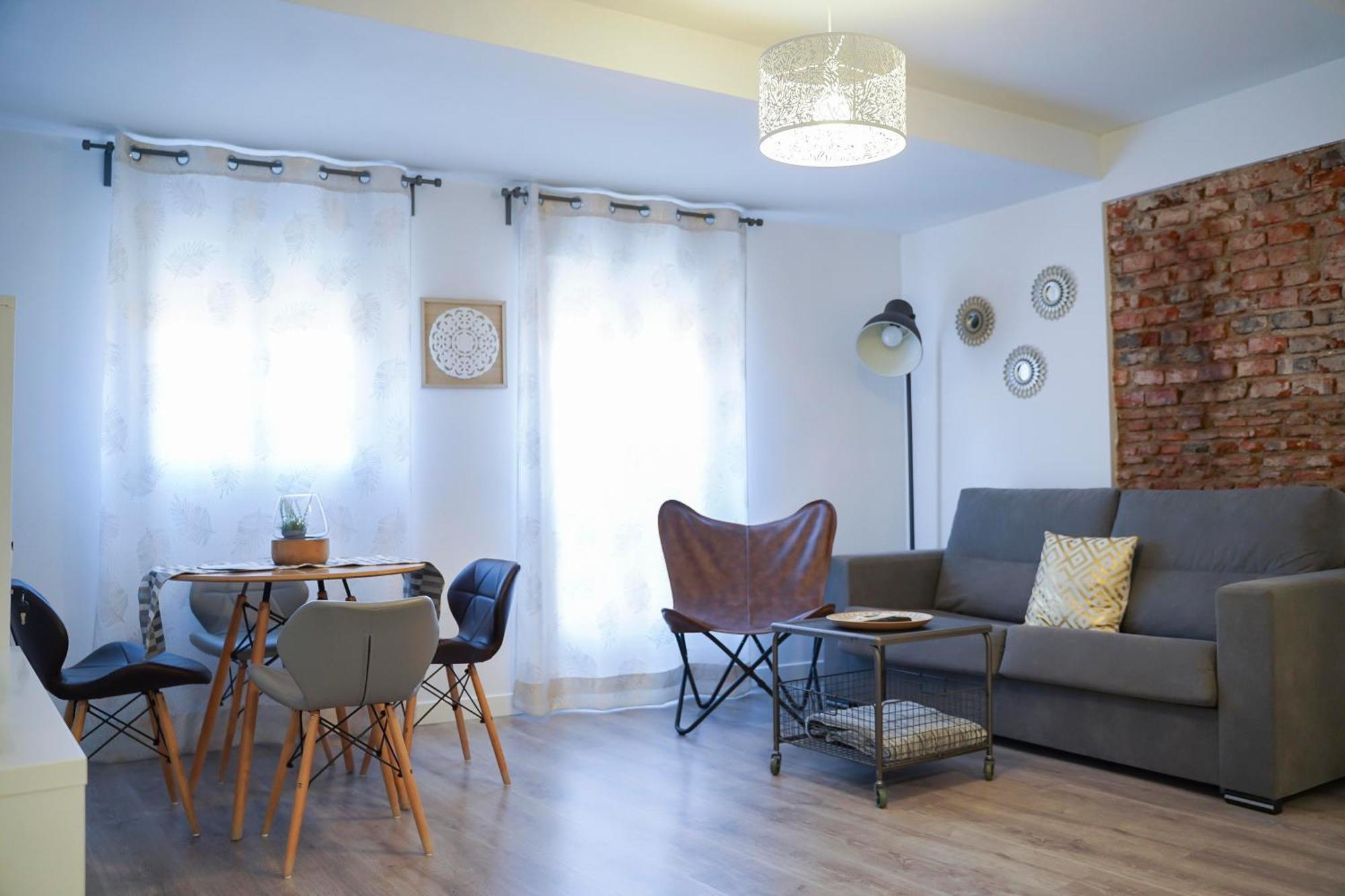 Apartamentos Suites Cariatide Plasencia Ngoại thất bức ảnh
